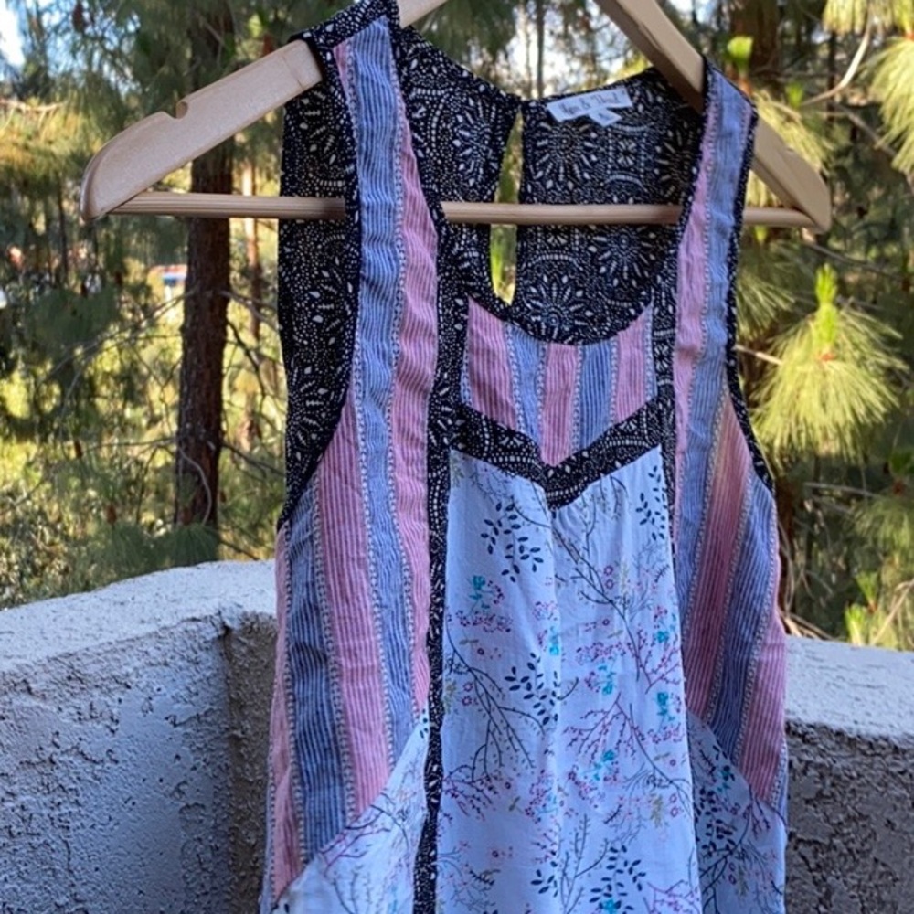 Look for men’s and women’s tank tops - Picture 3 of 5